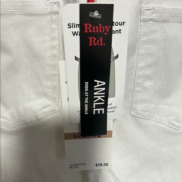 Ruby Rd. White ankle Pants - Picture 5 of 8